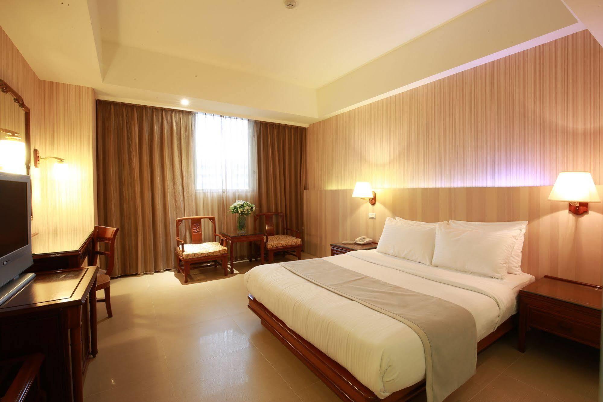 Highness Hotel Guishan Exterior foto