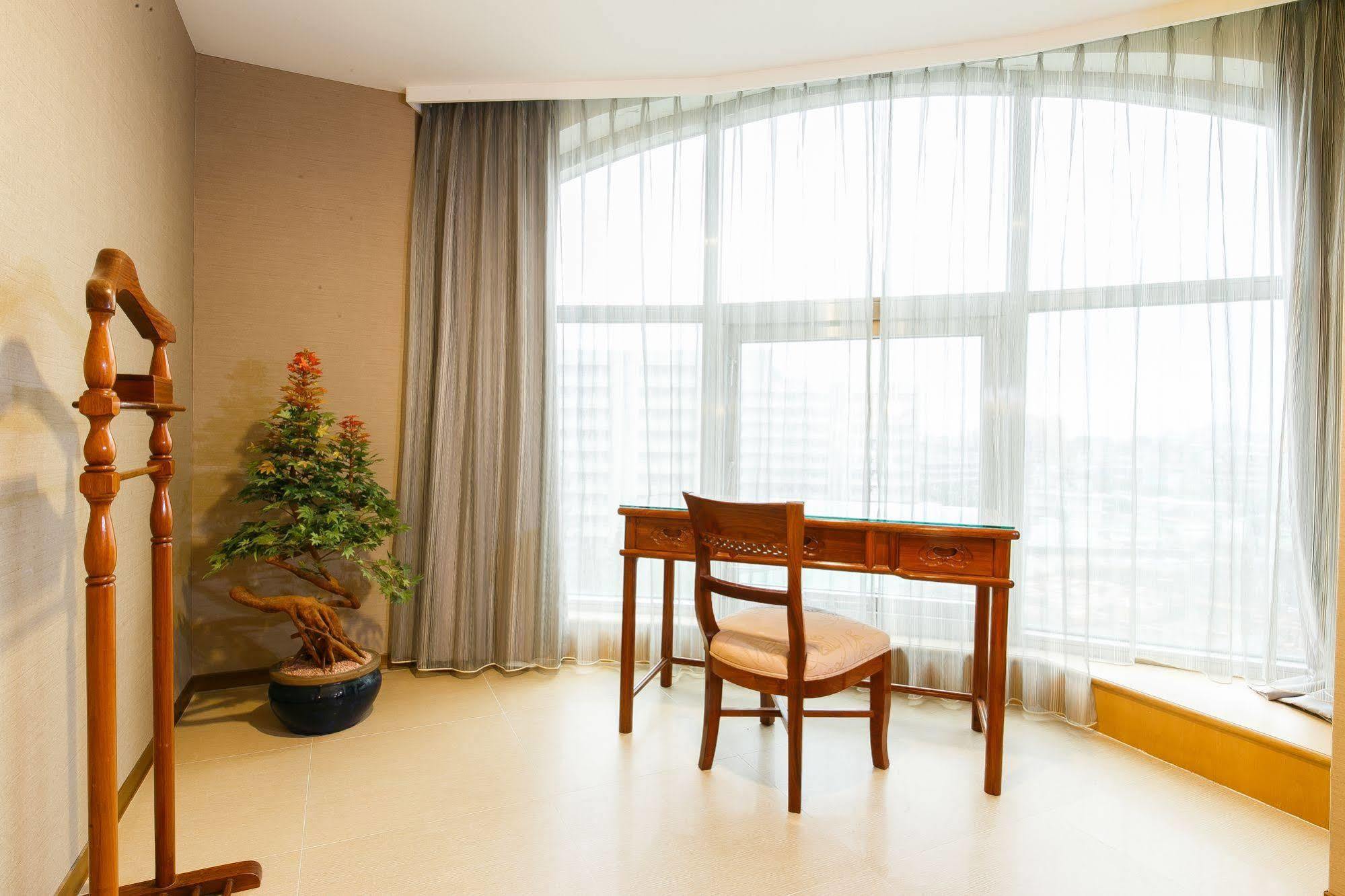 Highness Hotel Guishan Exterior foto